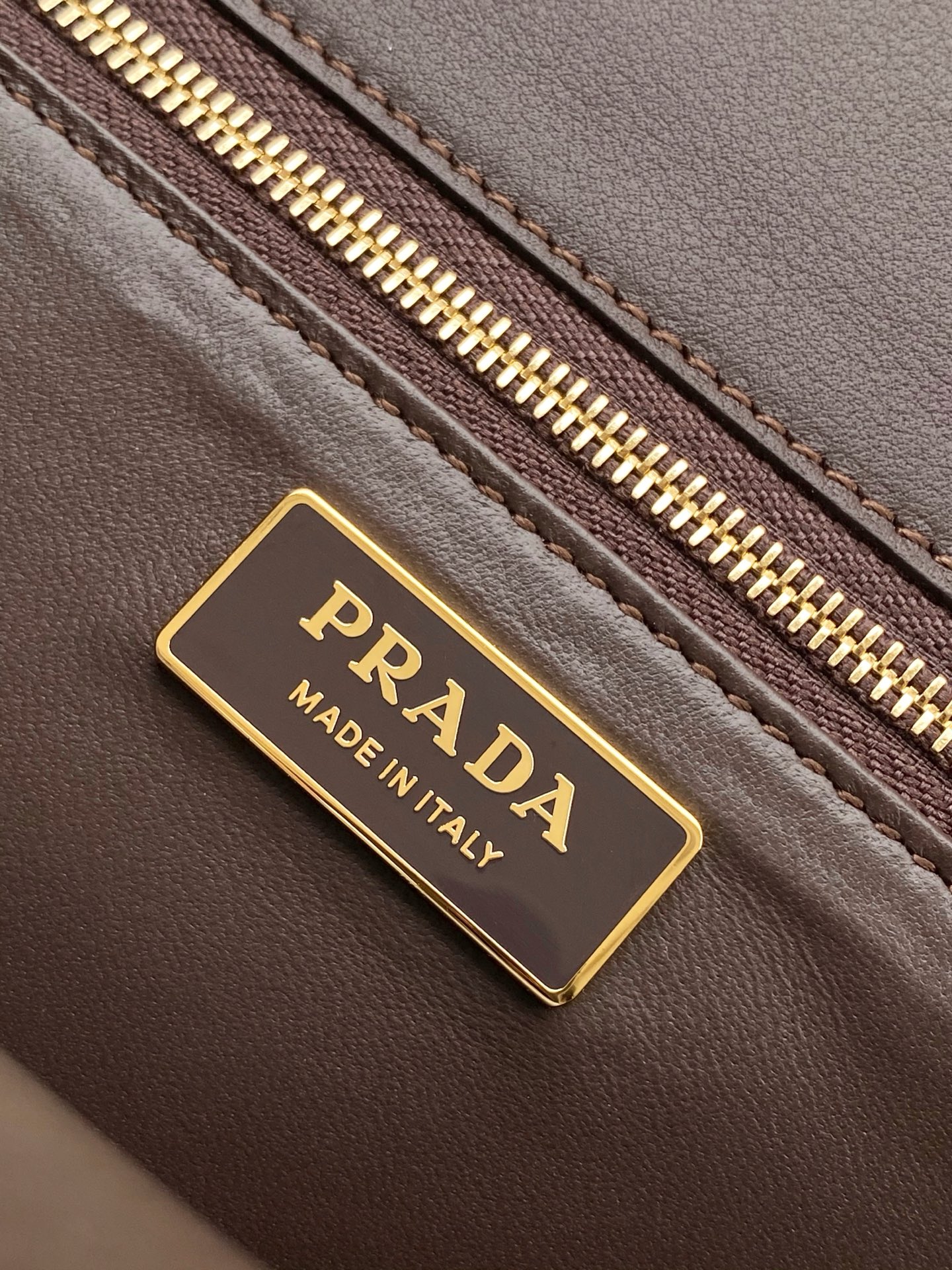 Prada-Soft Grain Calfskin | Model: 1BN023