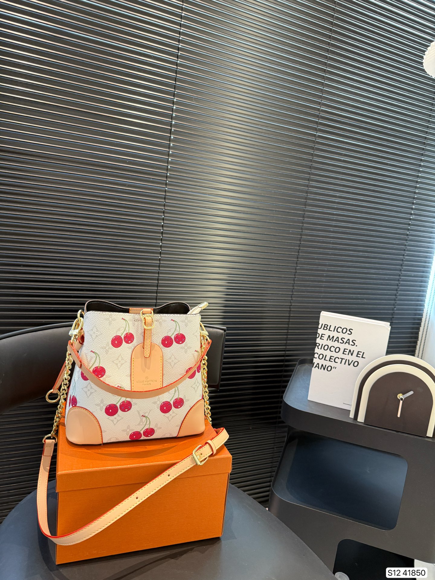 LV Bucket Bag cherry