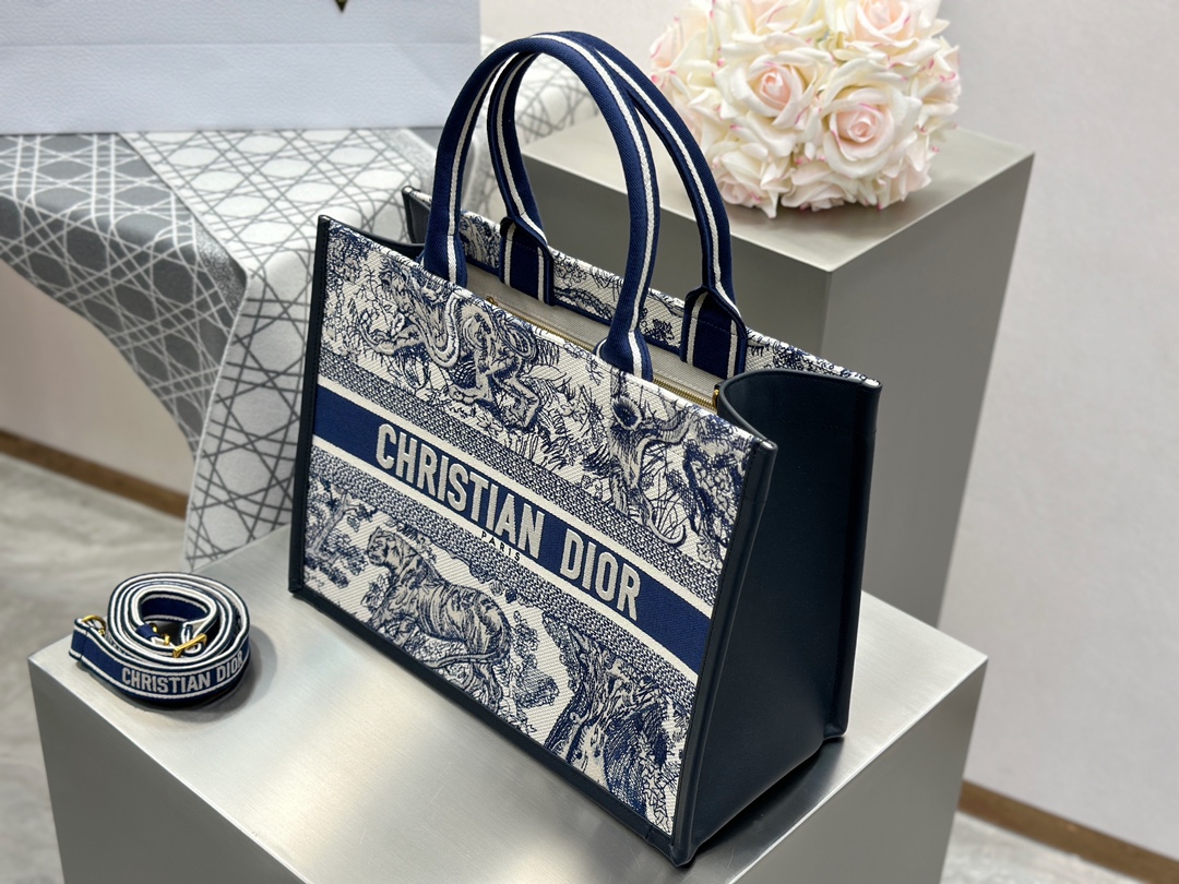 Blue and white tiger new bag