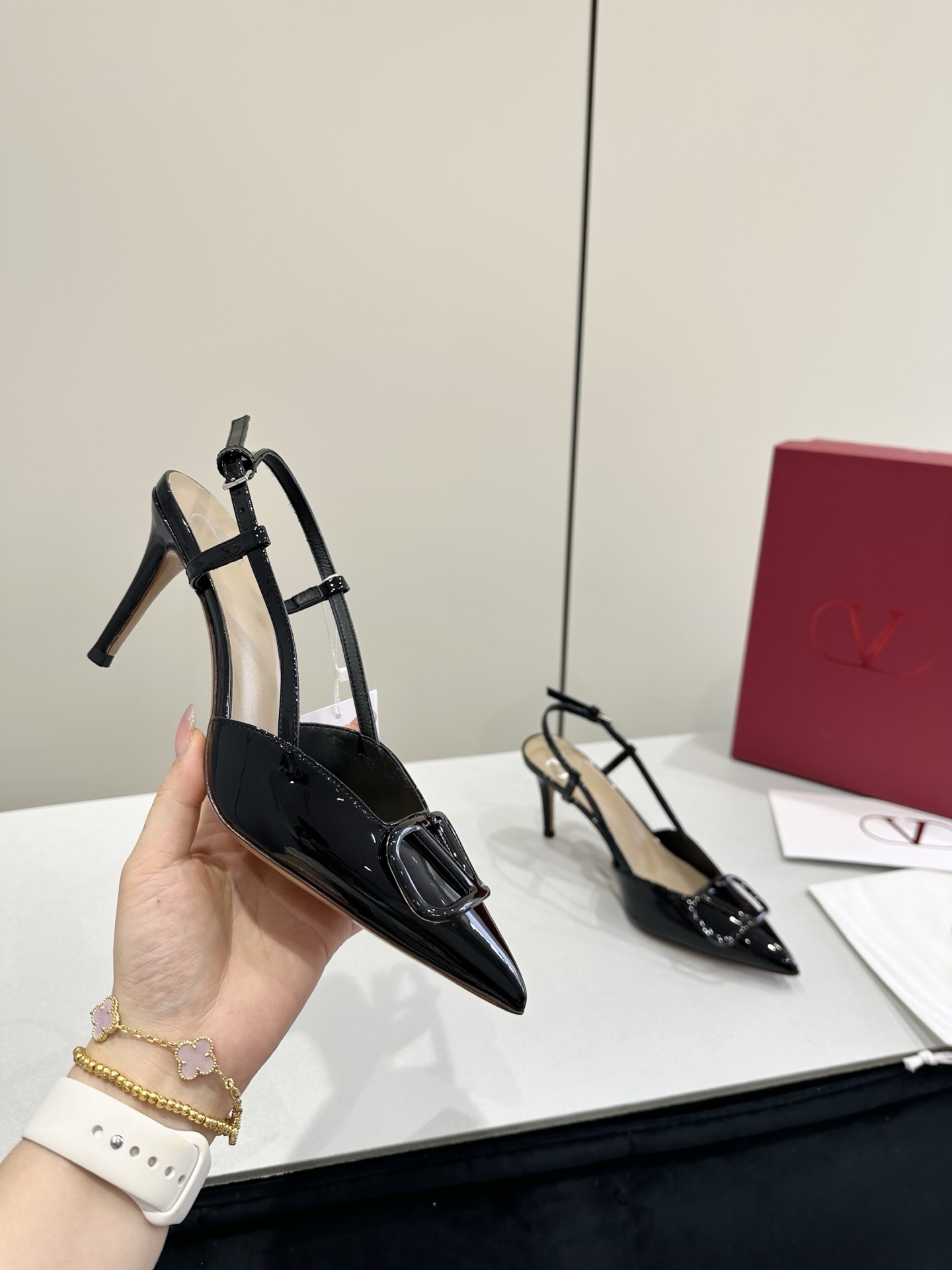 Valentino Garavani vlogo slingback pumps