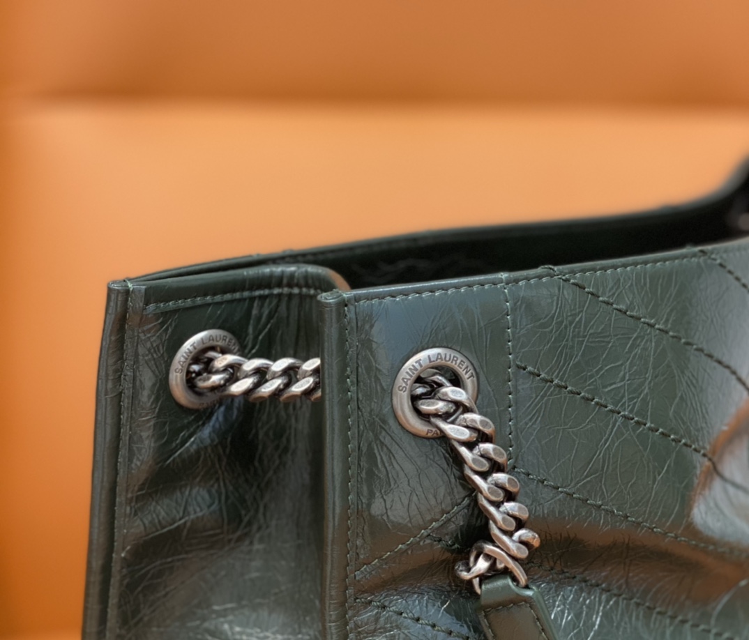 Saint Laurent Niki Medium Foldable Leather Tote