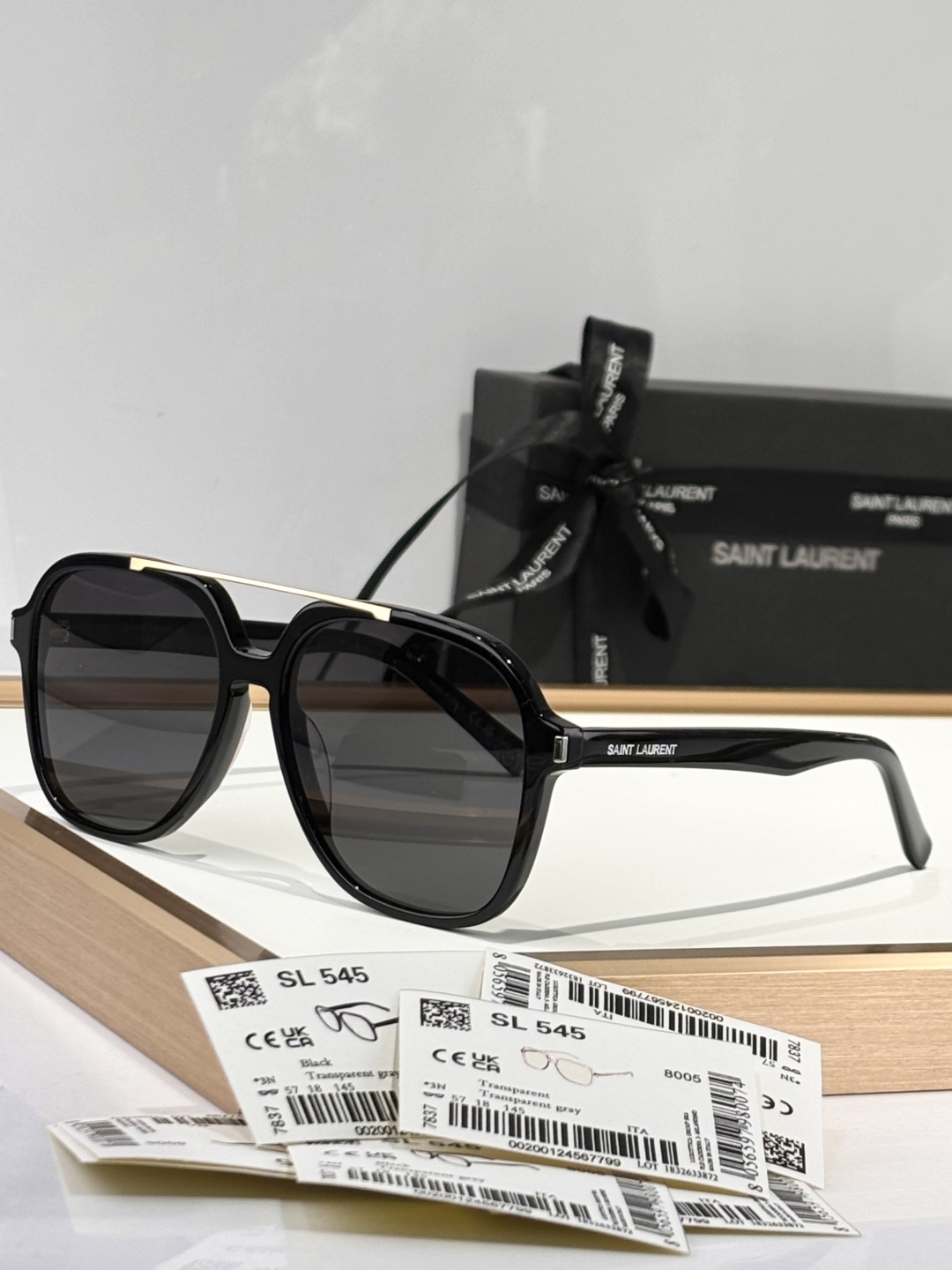 SAINT LAURENT – Model SL545