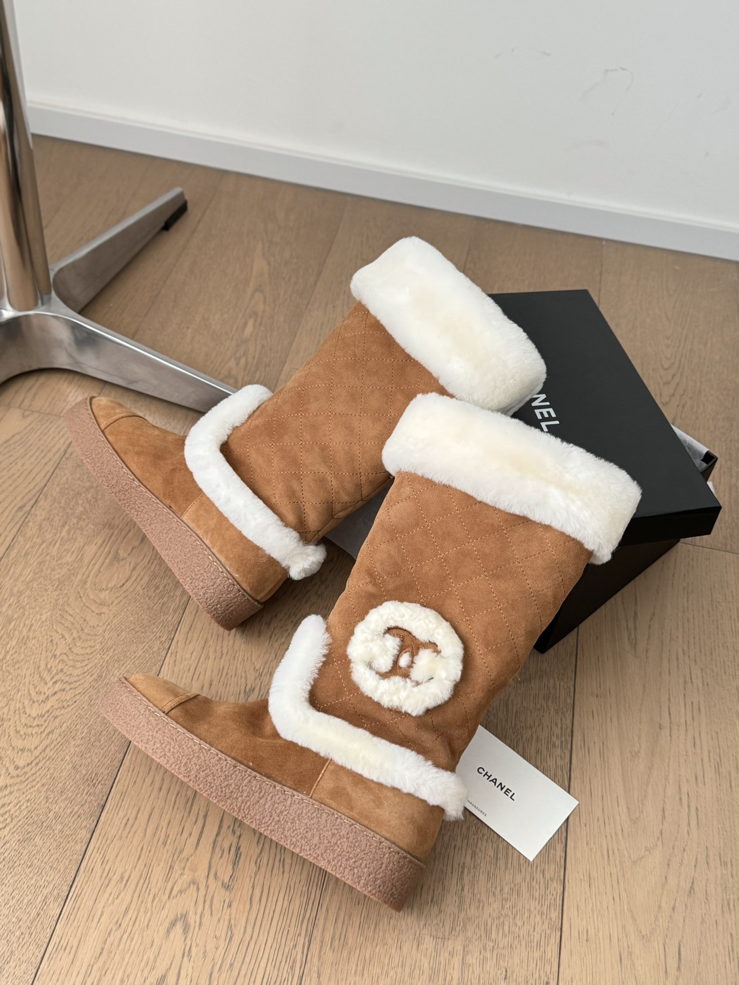 𝐜𝐡𝐚𝐧𝐞𝐥 24K new snow boots-brown