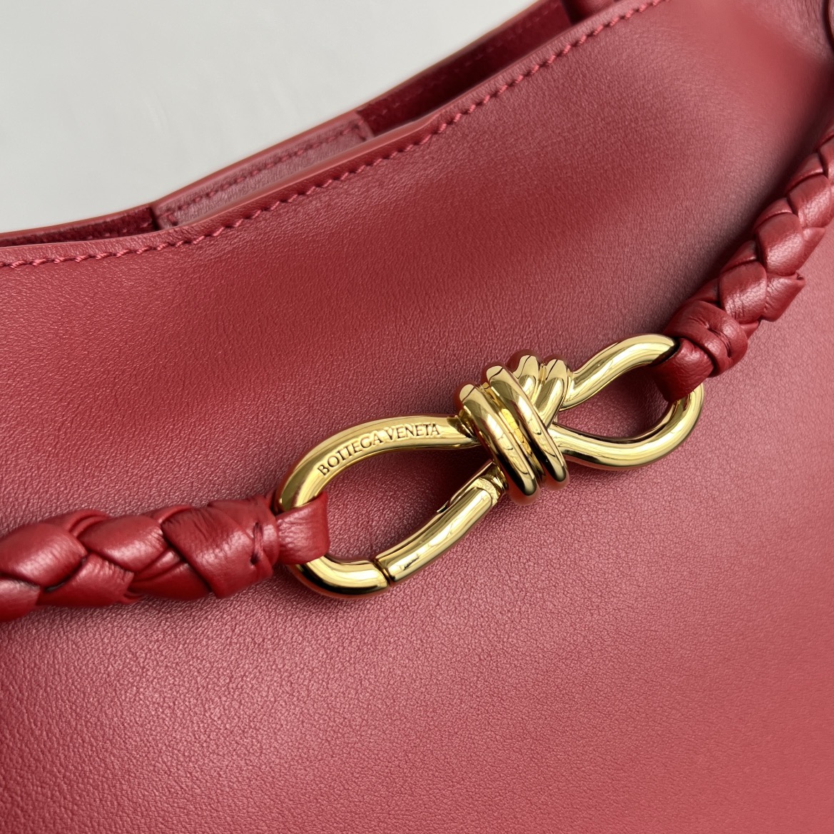 Andiamo-Top handle bag in silky calf leathe