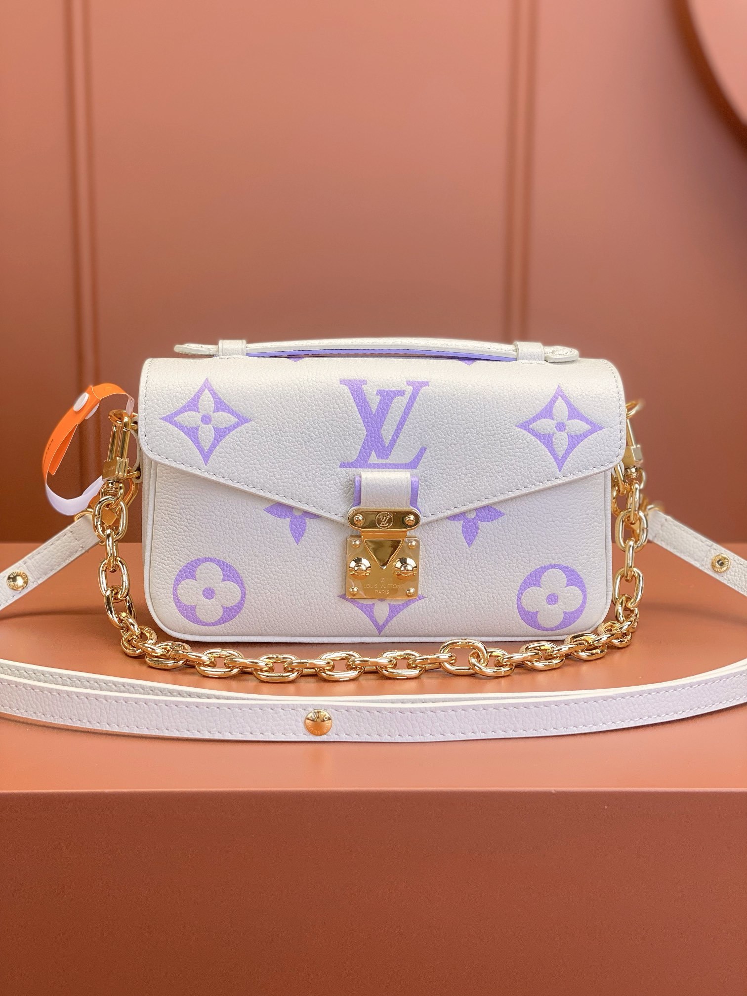 Louis Vuitton M23940 Pochette Métis East West Latte/Bubble Tea