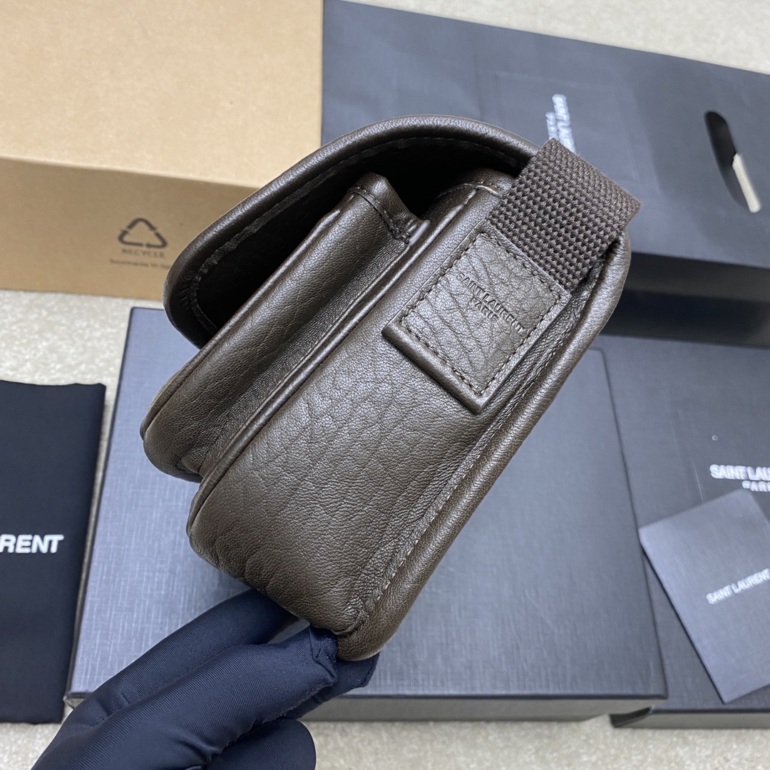 NIKI small messenger in grained lambskin