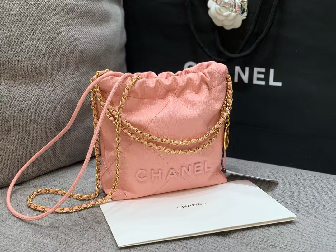 CHANEL Mini 22