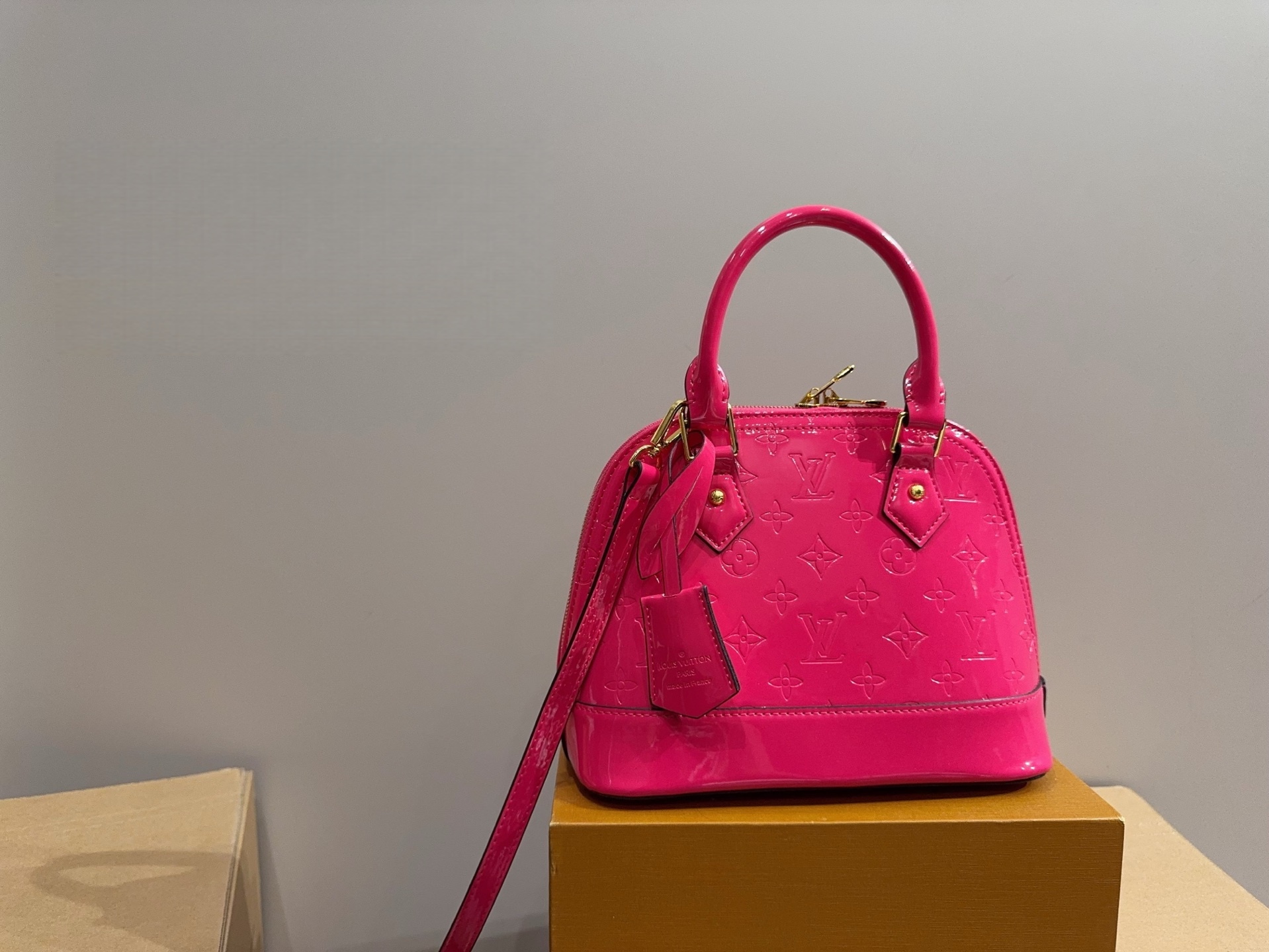 Louis Vuitton Vernis Shell Bag