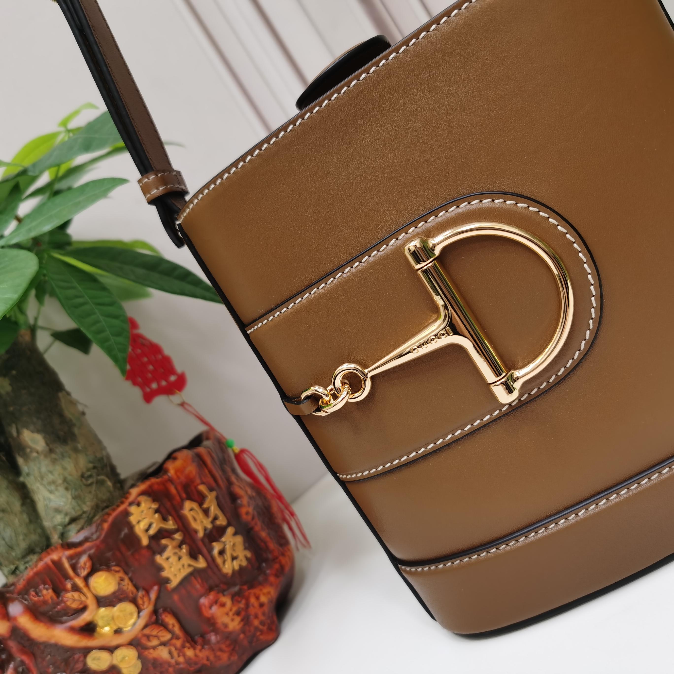 Gucci 73 small bucket bag