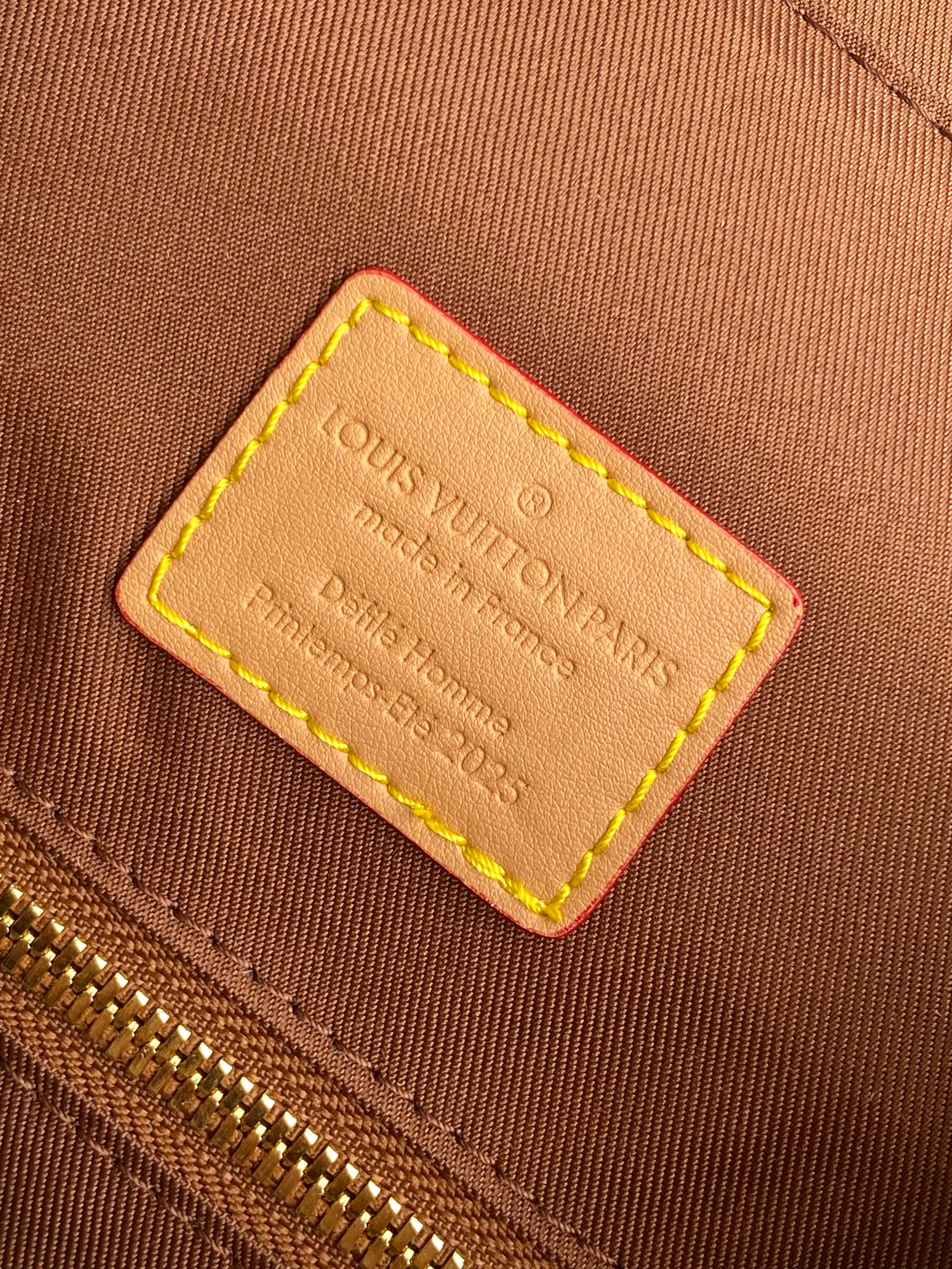 Louis Vuitton N00163 Fashion Show Christopher MM