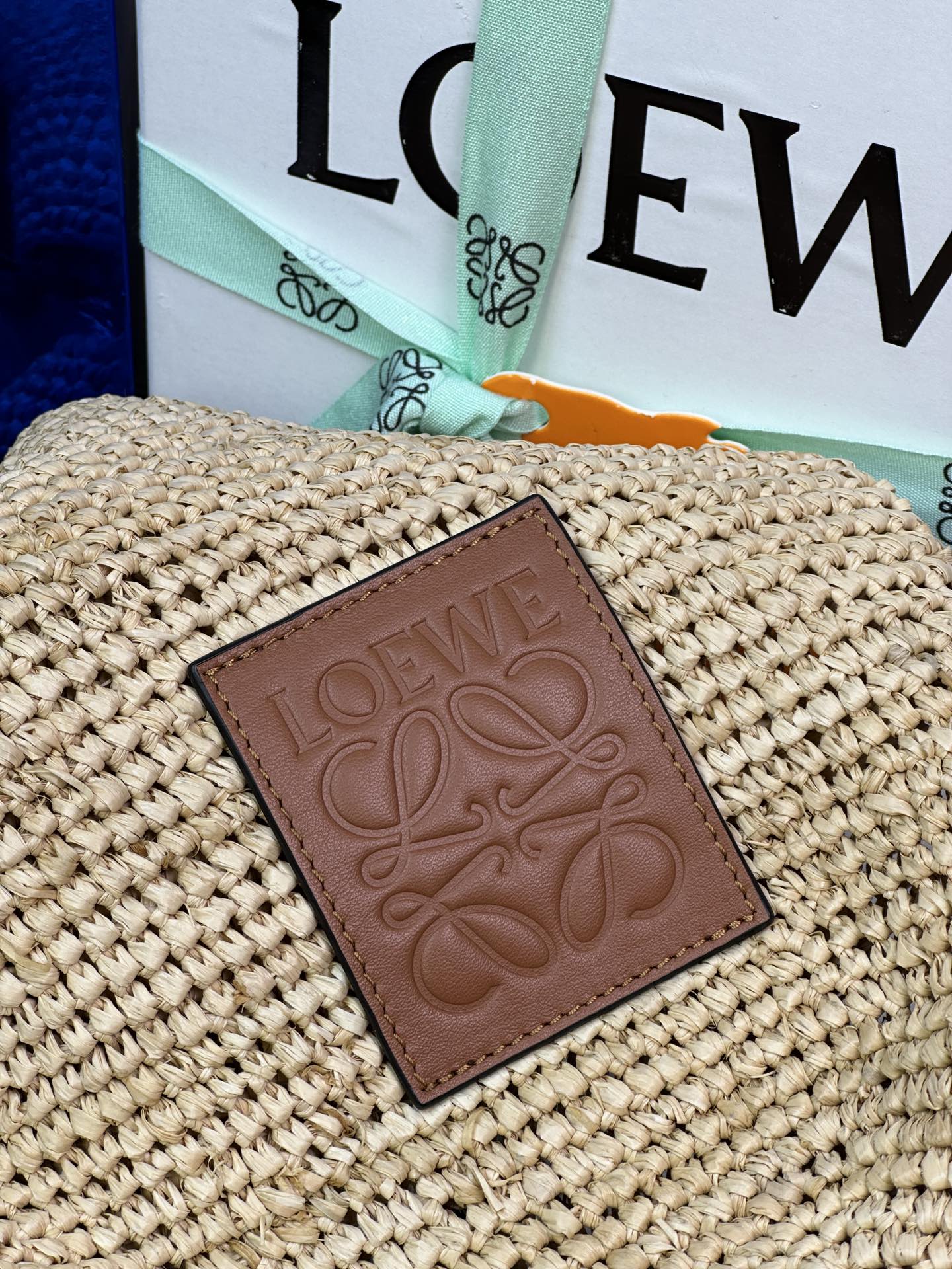 Loewe-𝙋𝙖𝙪𝙡𝙖 𝙞𝙗𝙞𝙯𝙖 -Mini raffia straw bag