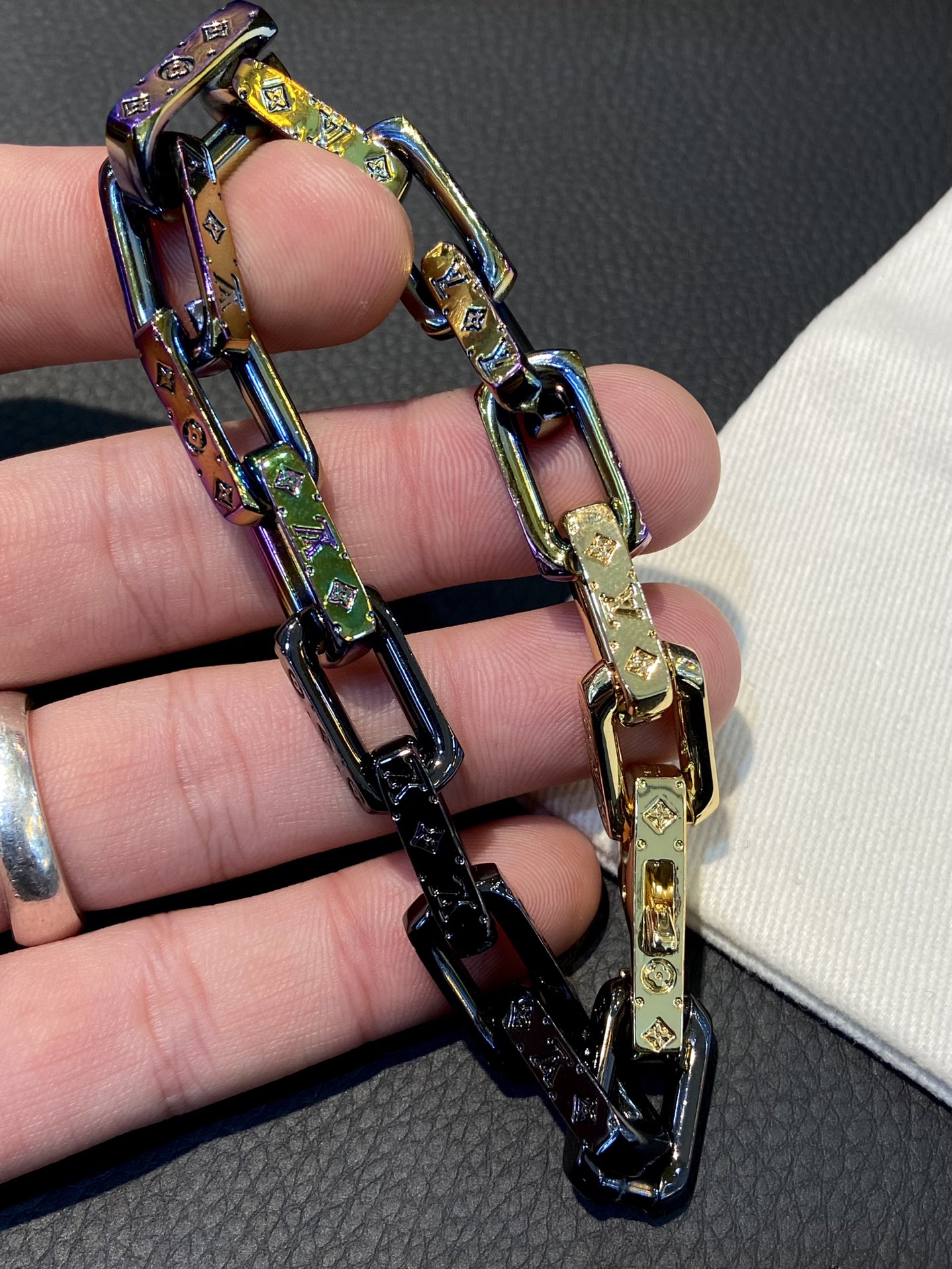 Lv-Monogram quenched bracelet