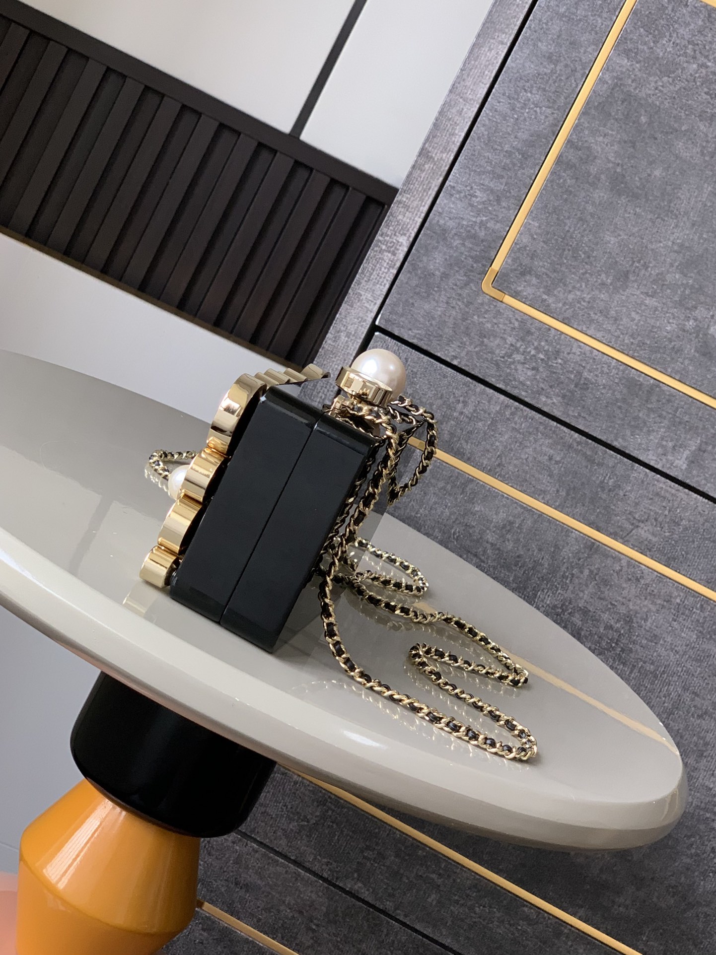 CHANEL 25A Ready-to-Wear Collection – Diamond Box Clutch Has Arrived!