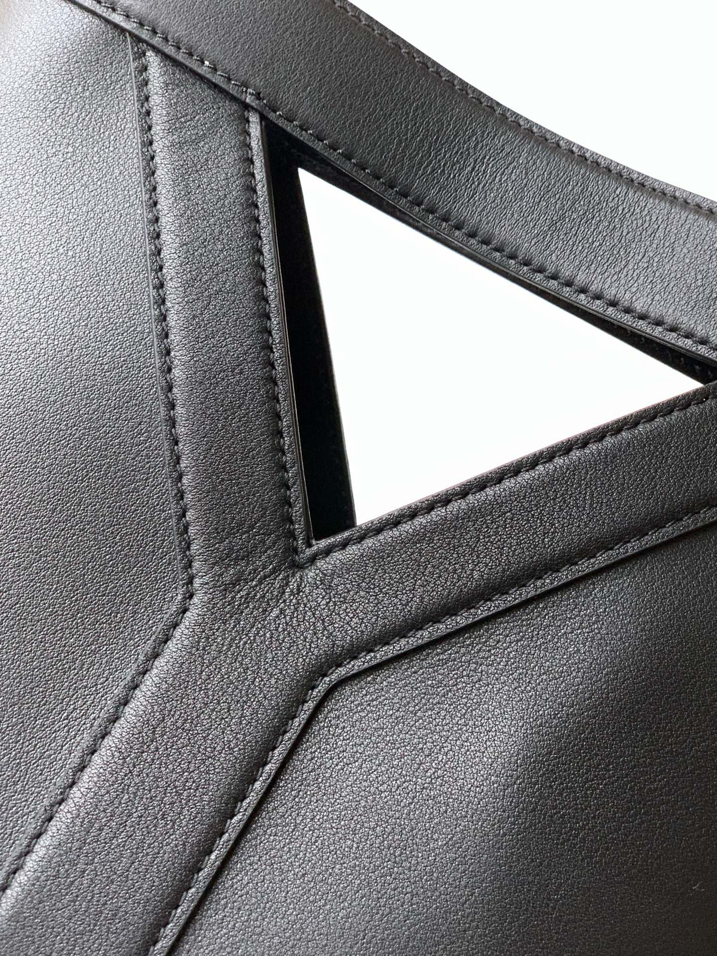 YSL Y small bucket in leather