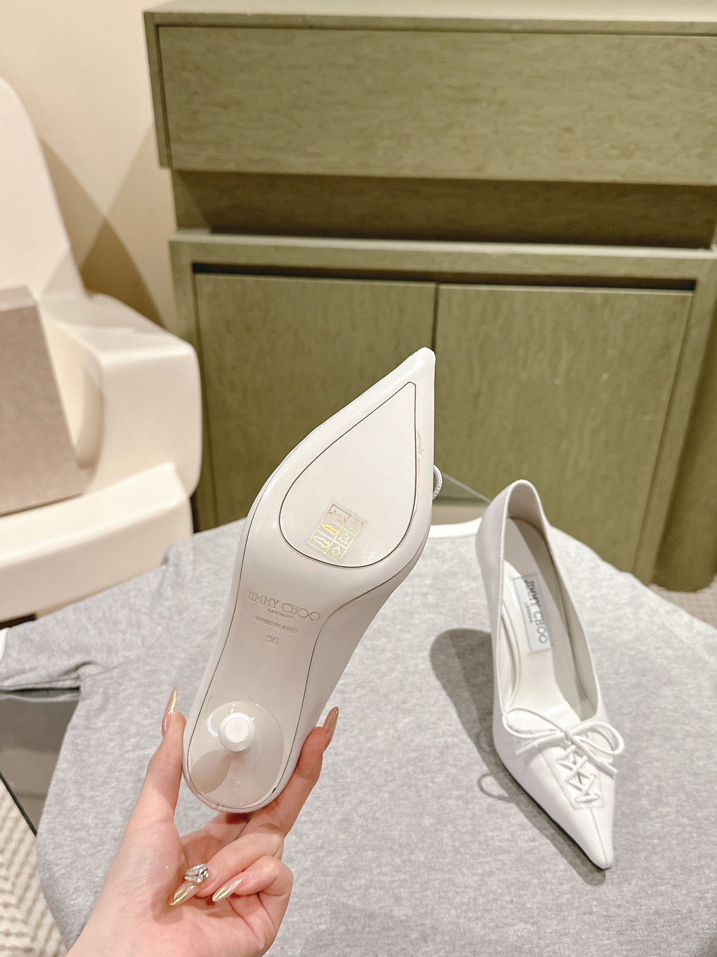 Jimmy Choo | ²⁰²4 𝐬𝐬-White