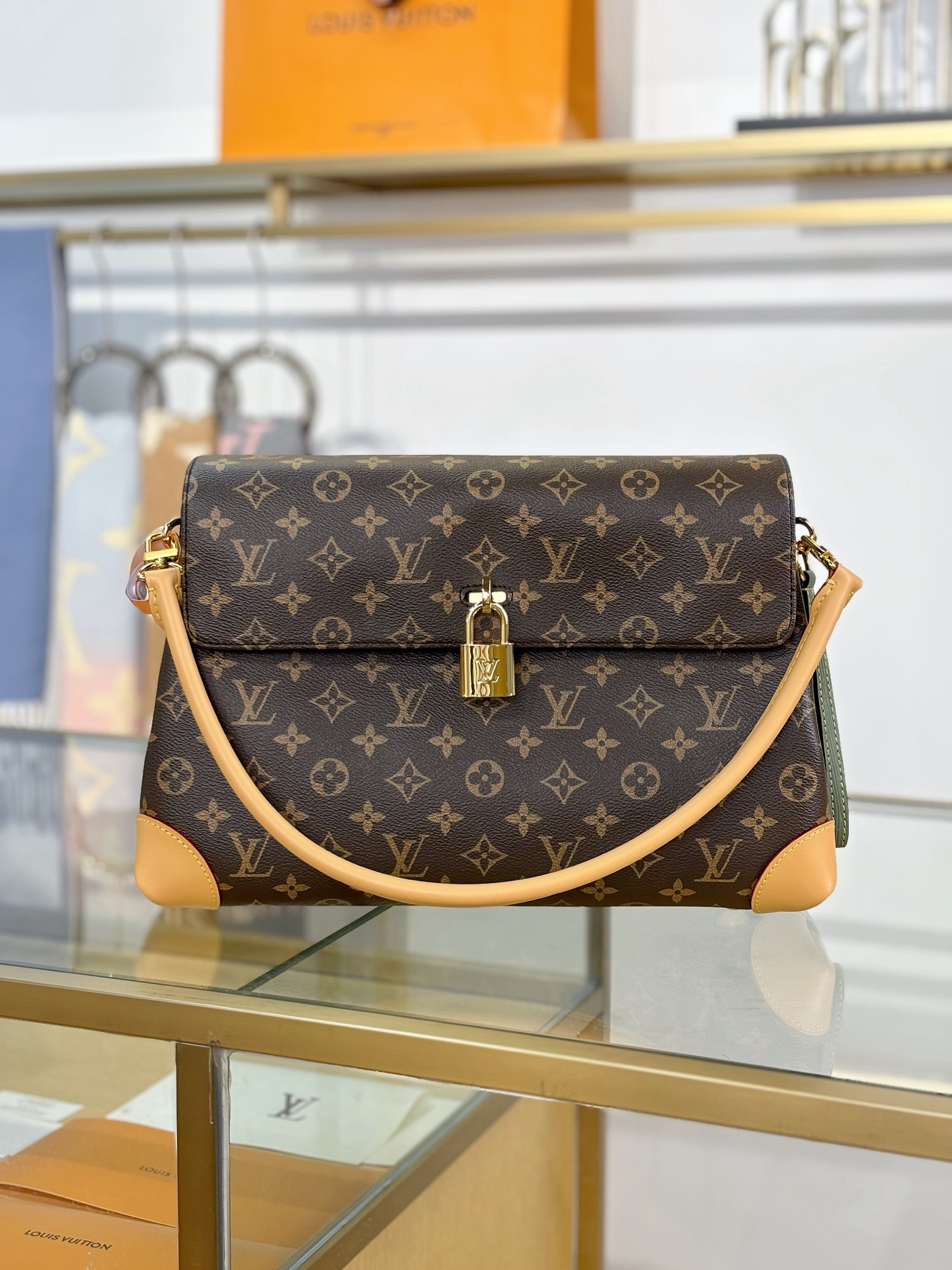LV M14473 Hide Away MM
