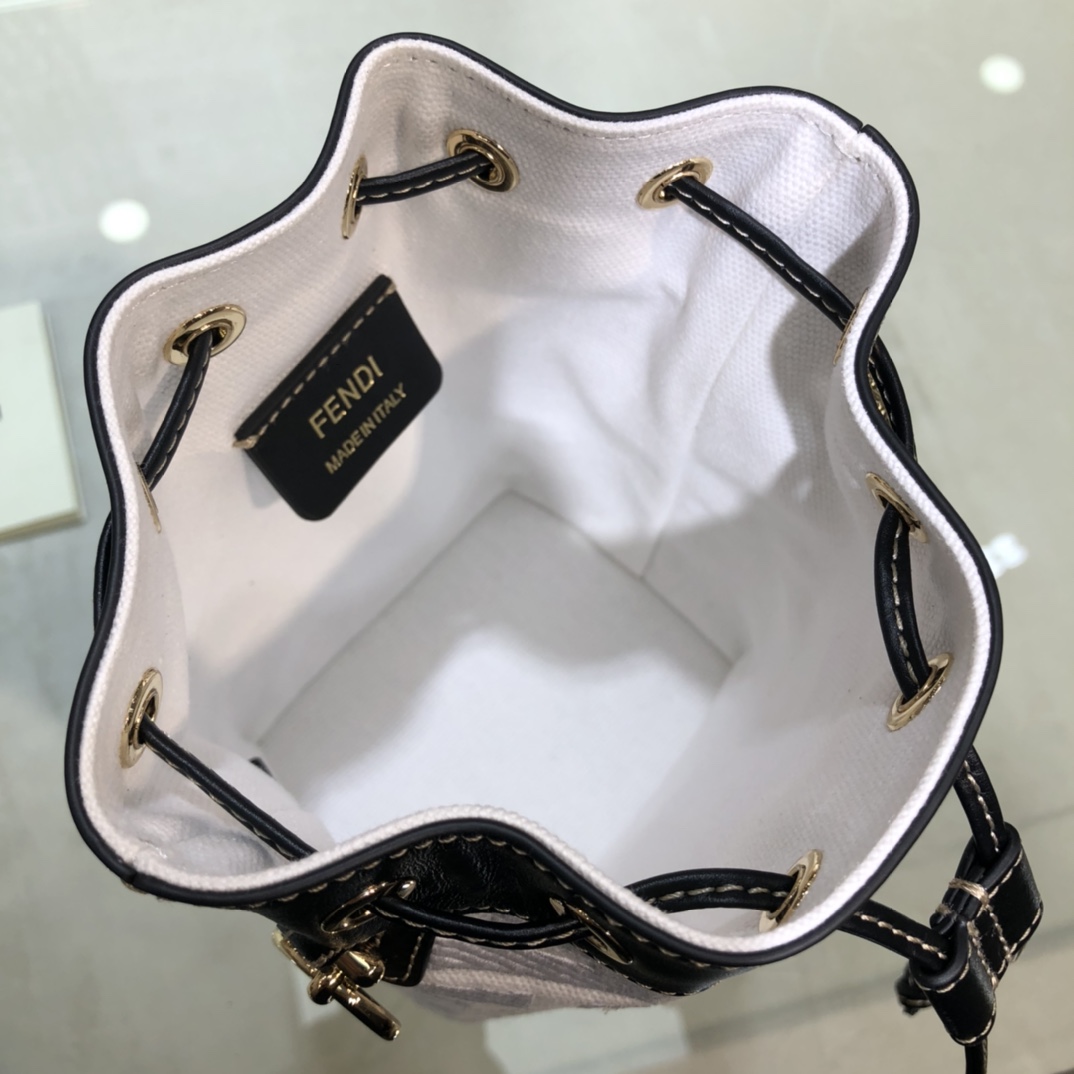 FENDI-White Denim FF Logo Embroidered Bucket Bag