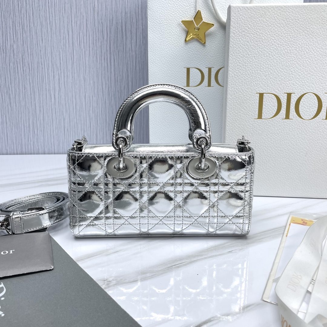 𝗗𝗶𝗼𝗿 𝗗-𝗝𝗼𝘆 𝗯𝗮𝗴-sliverM0613