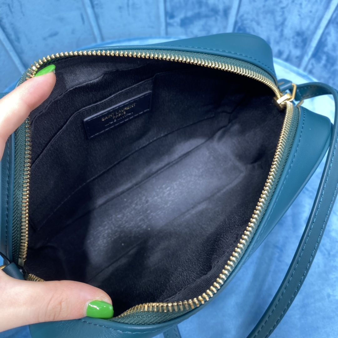 LOU quilted leather camera bag MONOGRAM SAINT LAURENT shoulder bag-blue