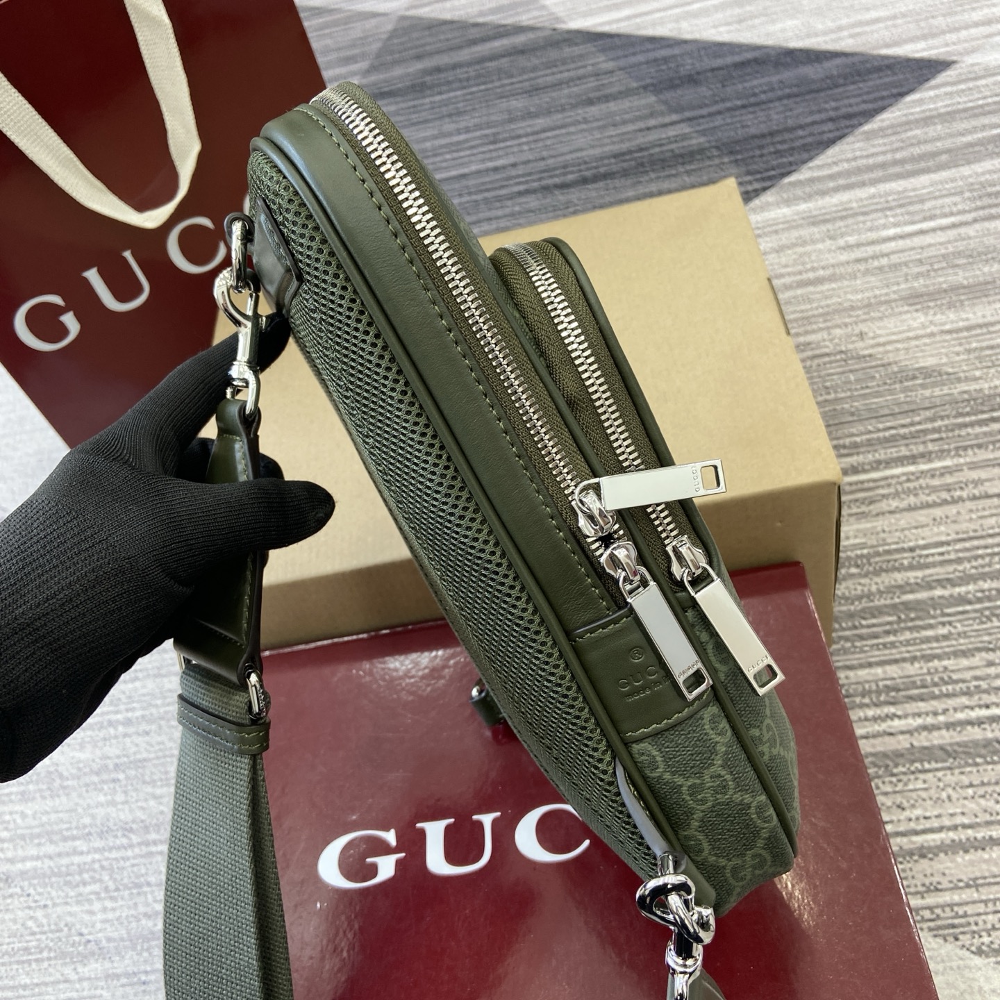 Gucci GG Monogram small slingbag