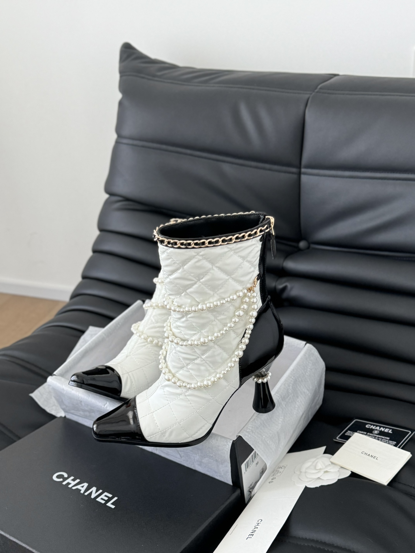 Chane* new autumn/winter boots-white