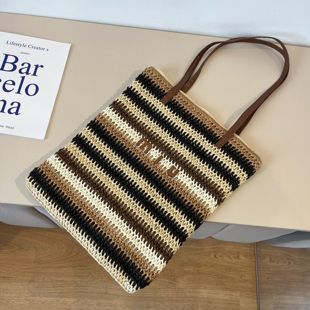 MIUMIU-Straw bag
