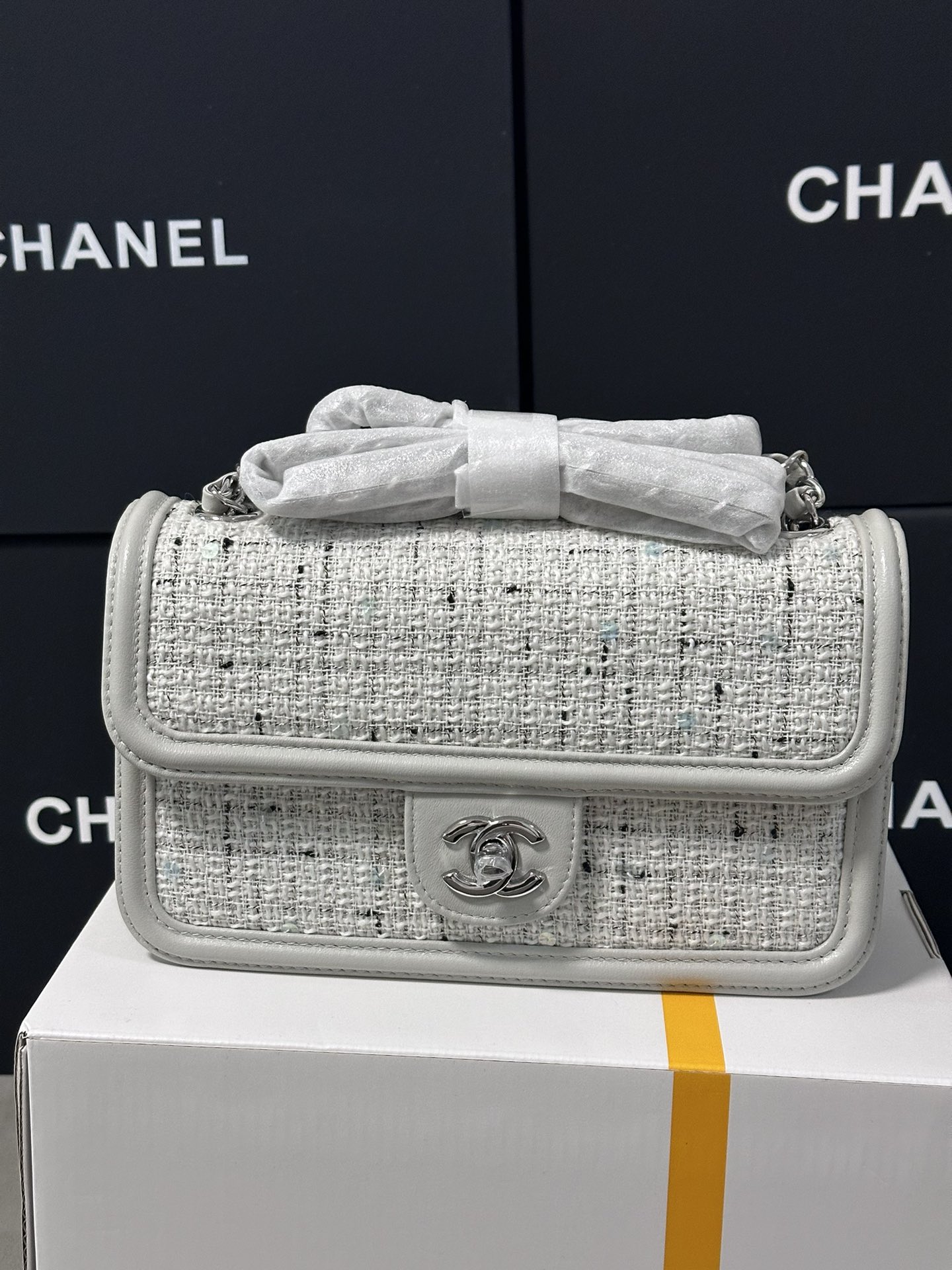 Chanel 25c small flag bag