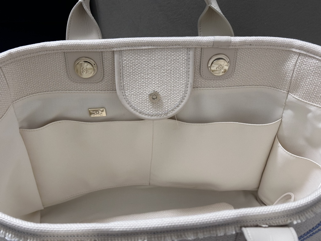 Chanel 25C Early Spring Beach Bag