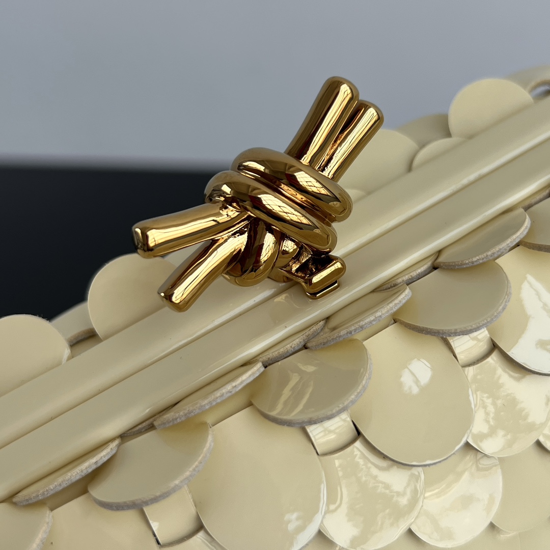 Bv Kont Petal Evening Bag 795095