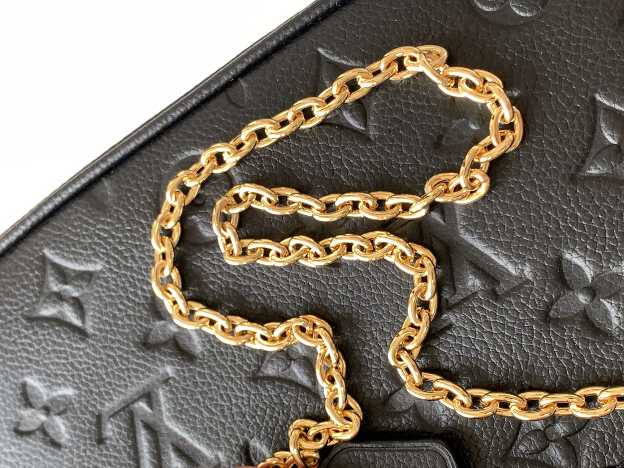 LV-M13614 Easy Pouch