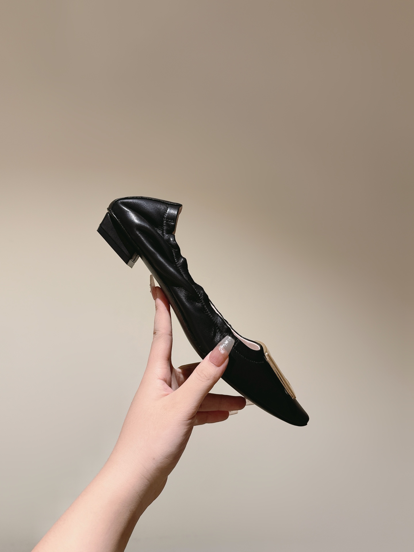 Roger Viver New-Black