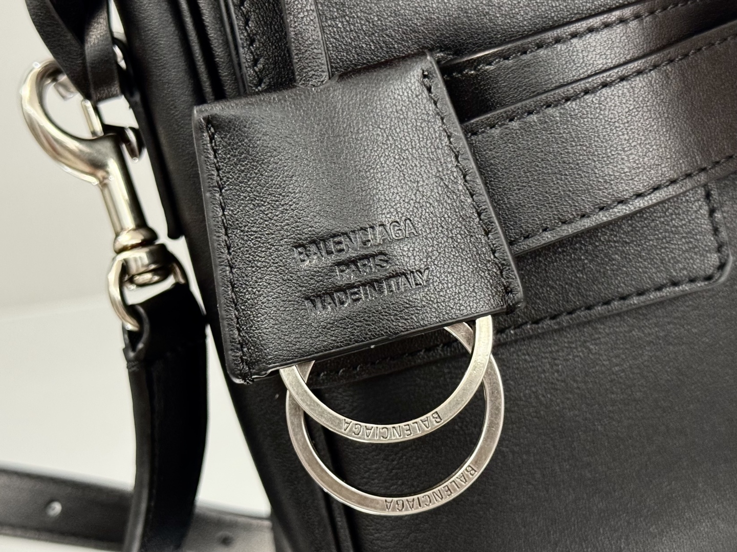 BALENCIAGA Men's Bel Air Zipped Messenger Bag Small in Black