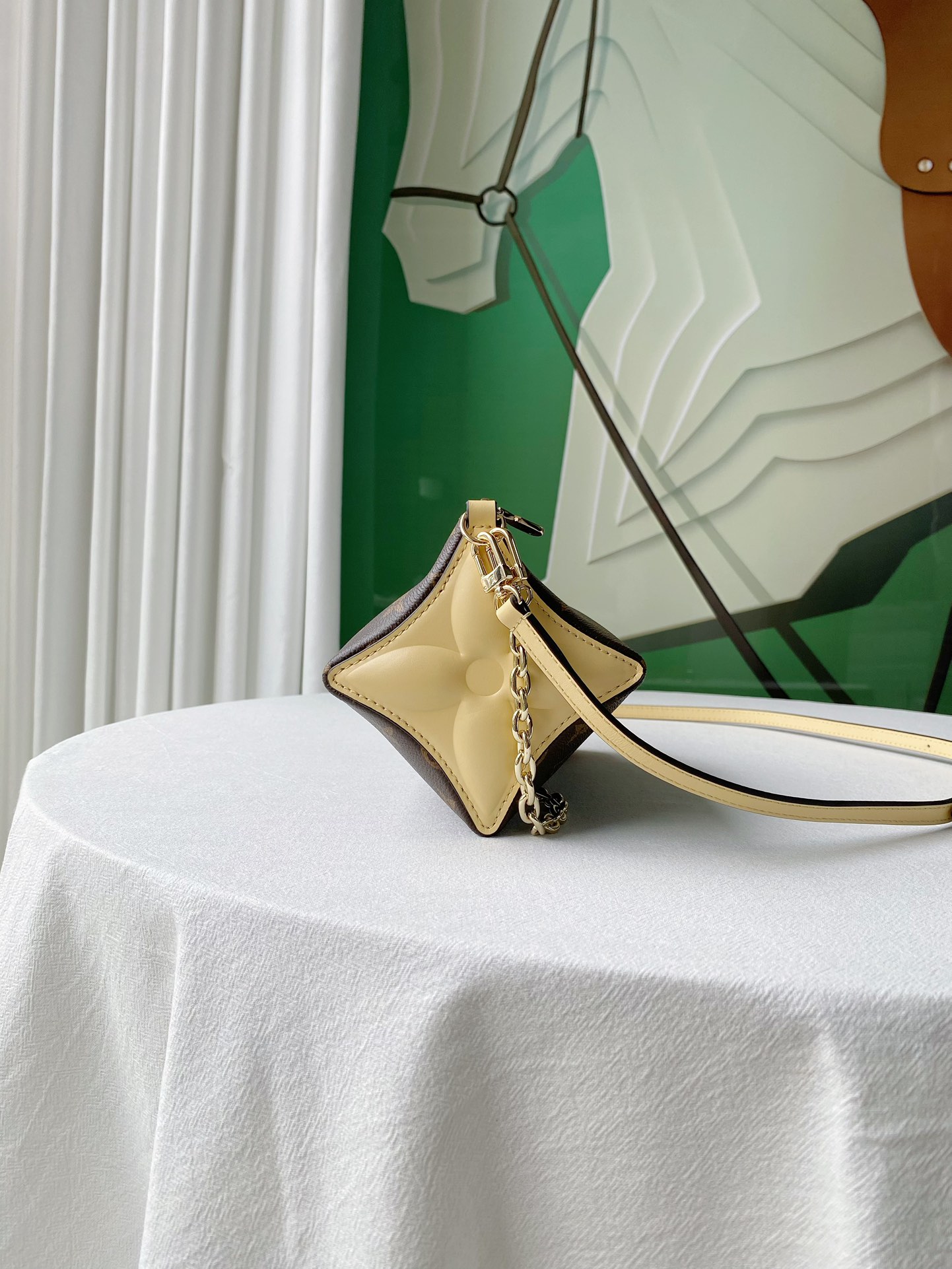 Louis Vuitton M11672 Bloom Pouch Banana Yellow