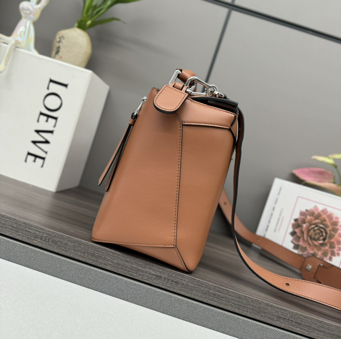 Medium Puzzle Edge bag in classic calfskin