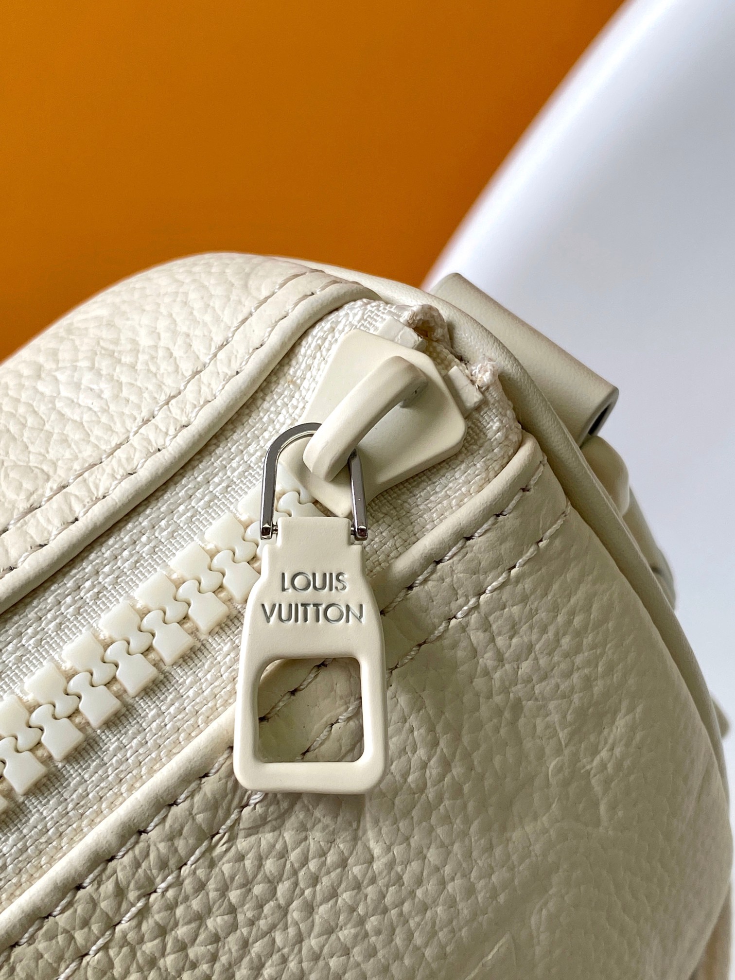 white M24432 green classic Keepall