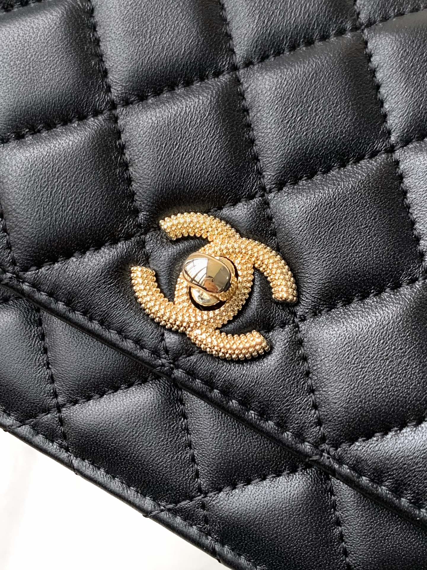 CHANEL relief diamond 24K