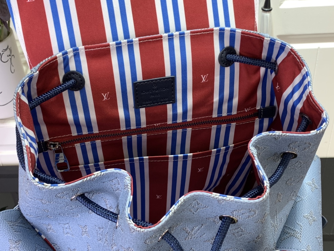 LV-M14676 Christopher MM