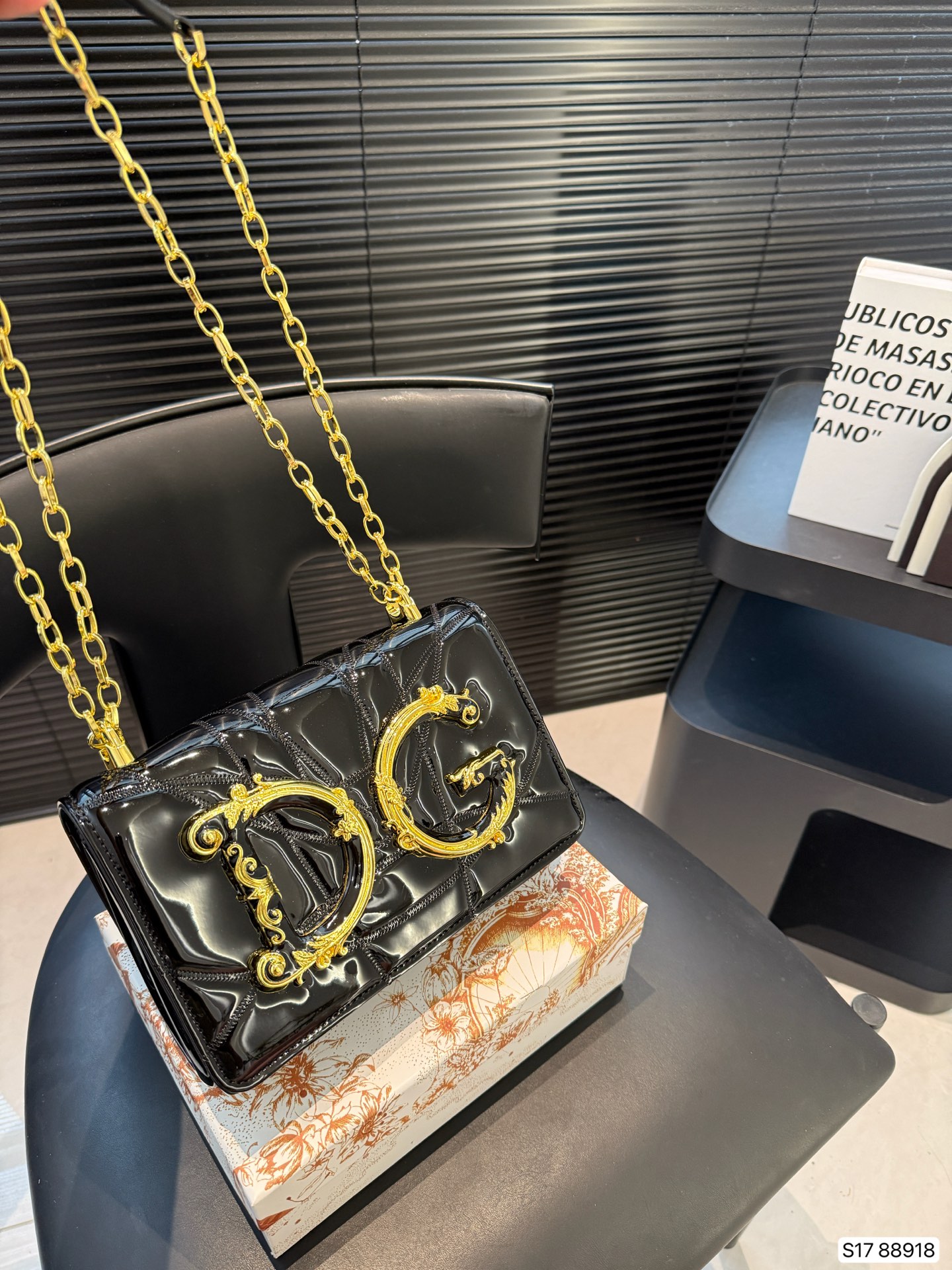 Dolce & Gabbana logo-plaque crossbody bag