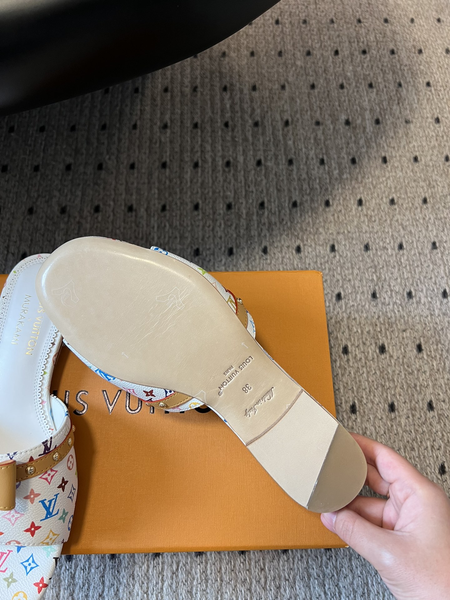 LV Spring and Summer New Flat Sandals