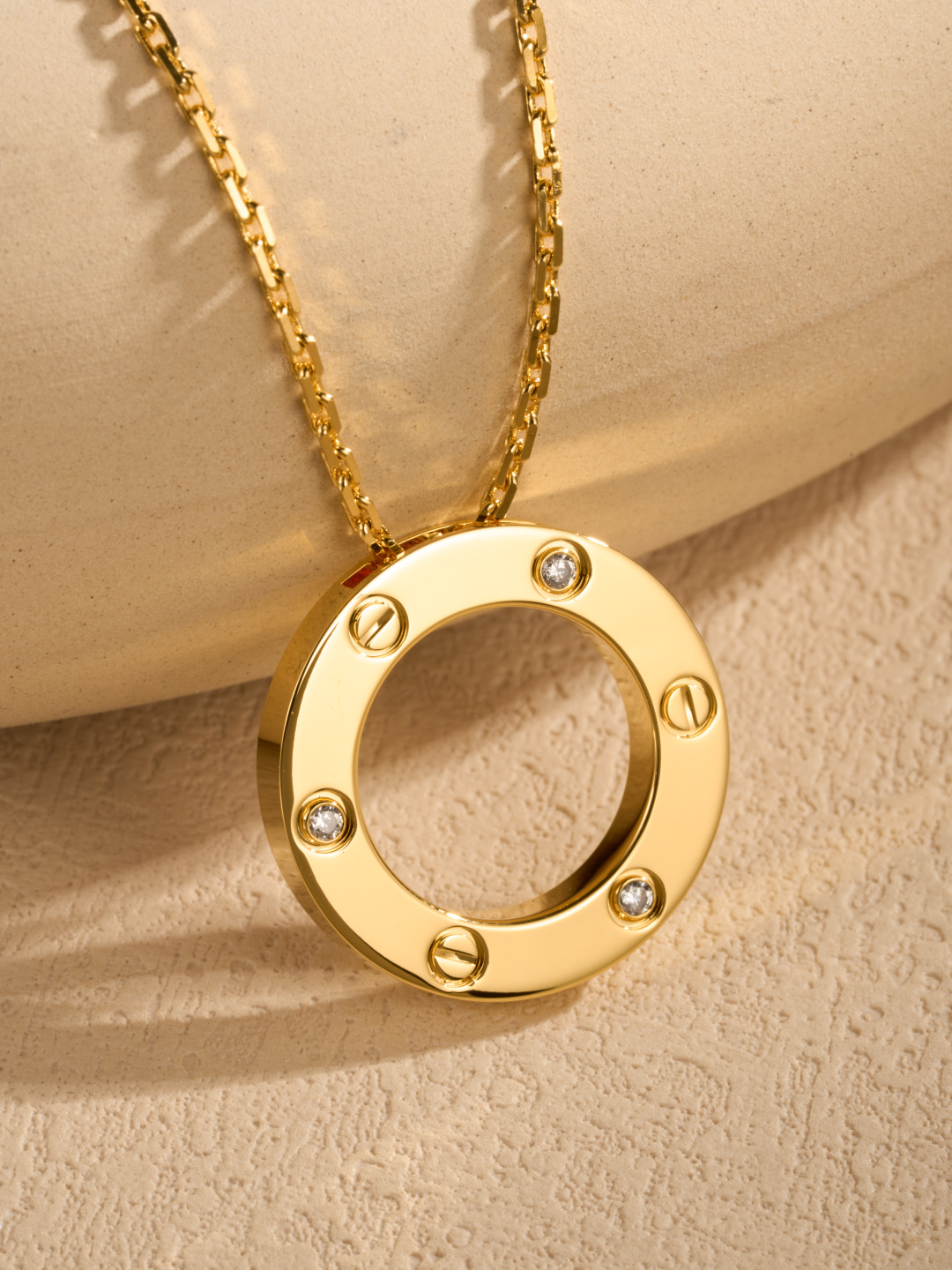 【Cartier】LOVE Three-Diamond Necklace