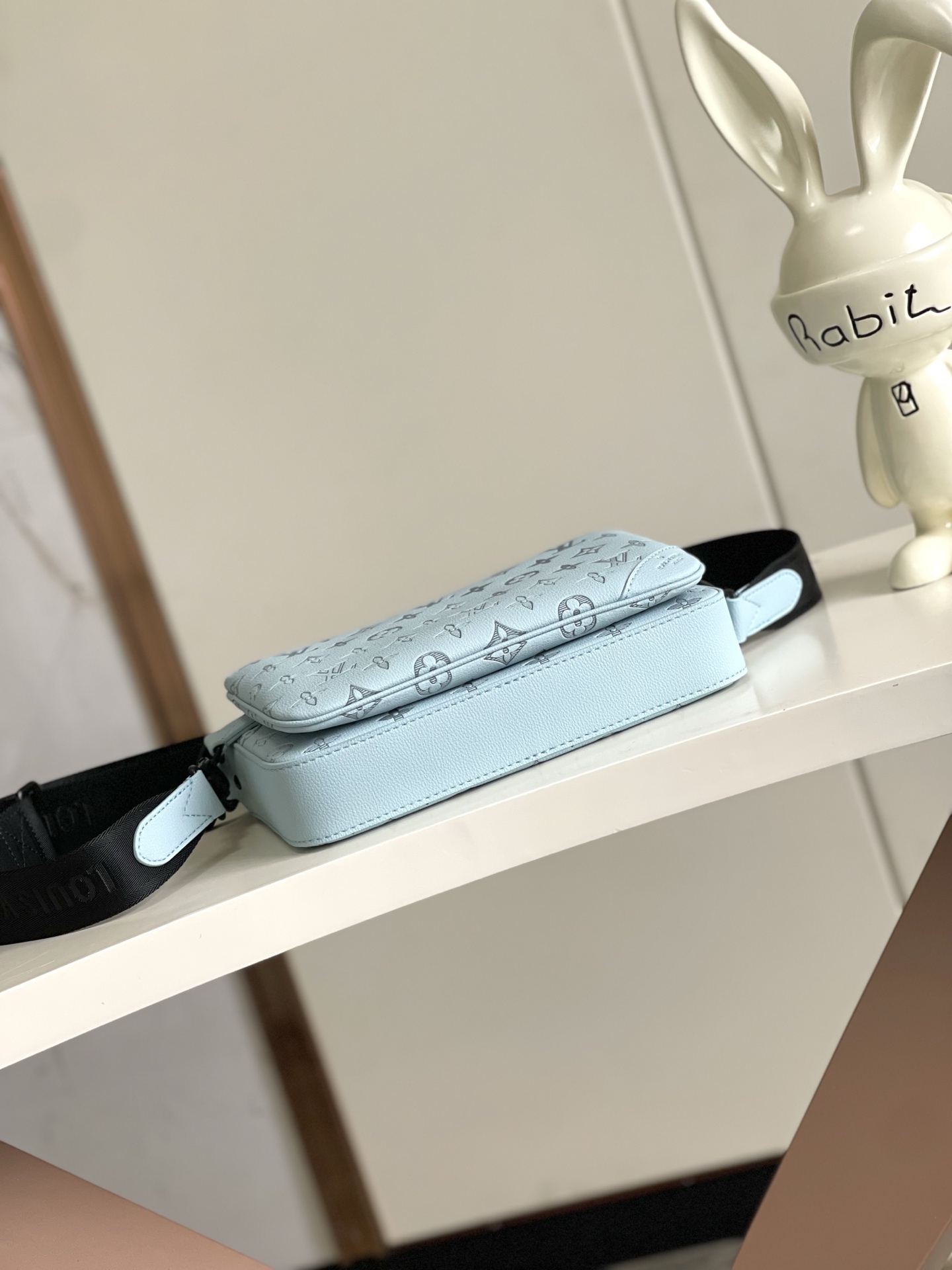 LC-M14781 Trio Messenger