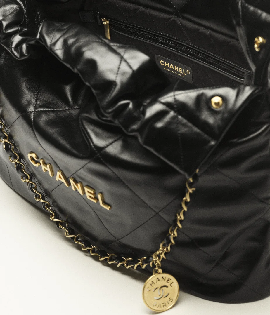 CHANEL 22 Handbag Black