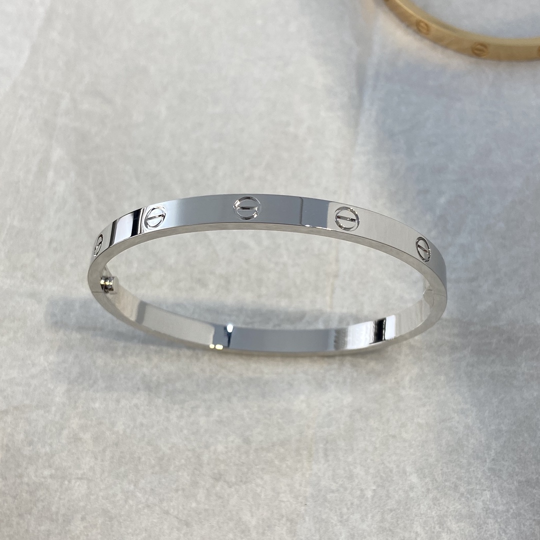 Cartier-Love bracelet