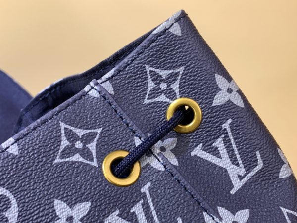 Louis Vuitton M46805 Christopher MM