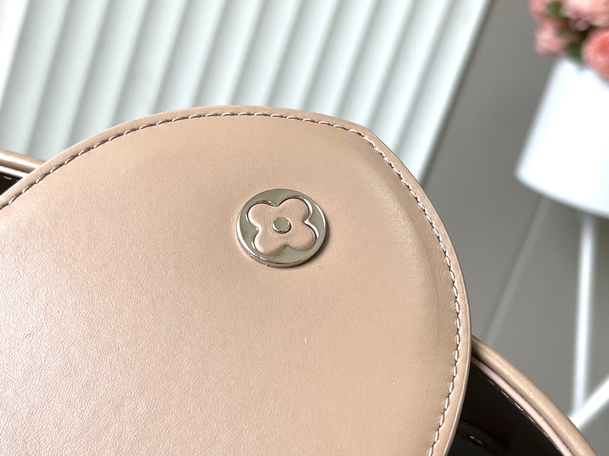 Capucines Souple large handbag- gray canvas