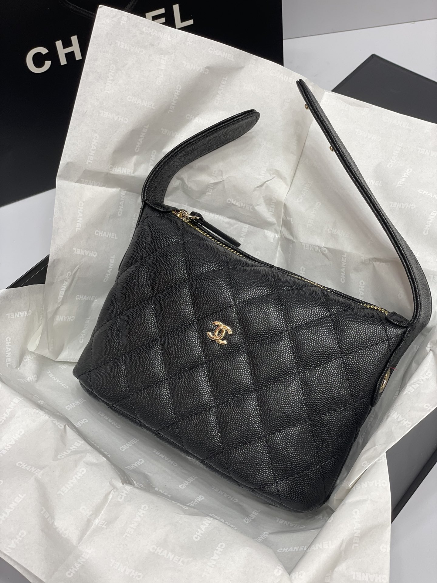 CHANEL-25C hobo small lunch box bag