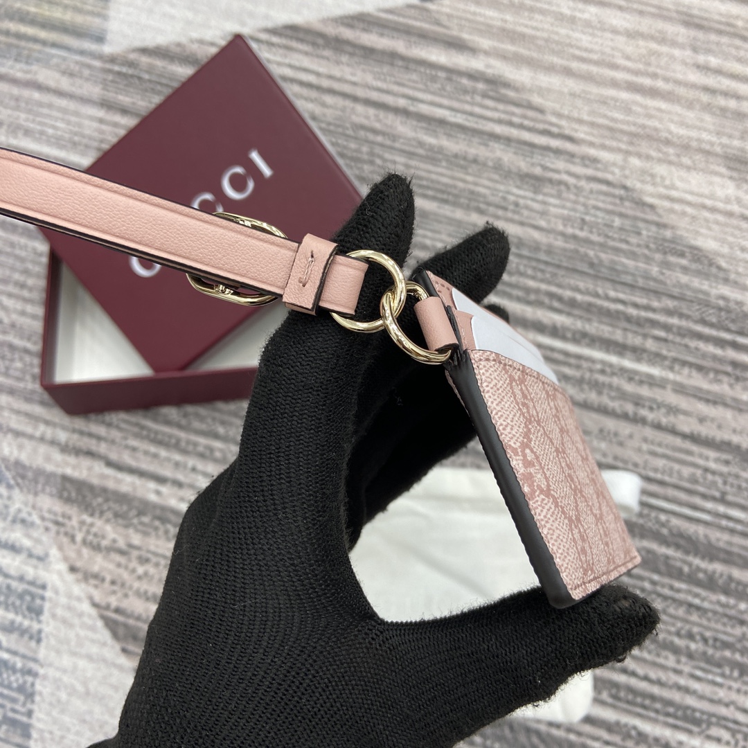 GG Emblem card case with strap-819121