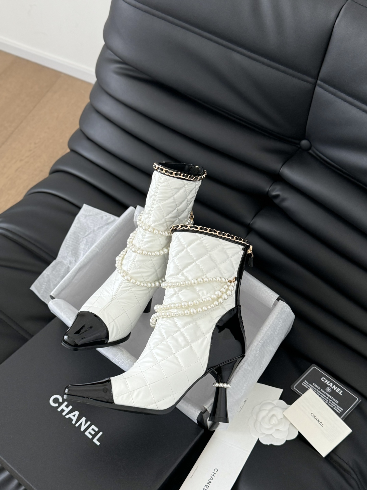 Chane* new autumn/winter boots-white