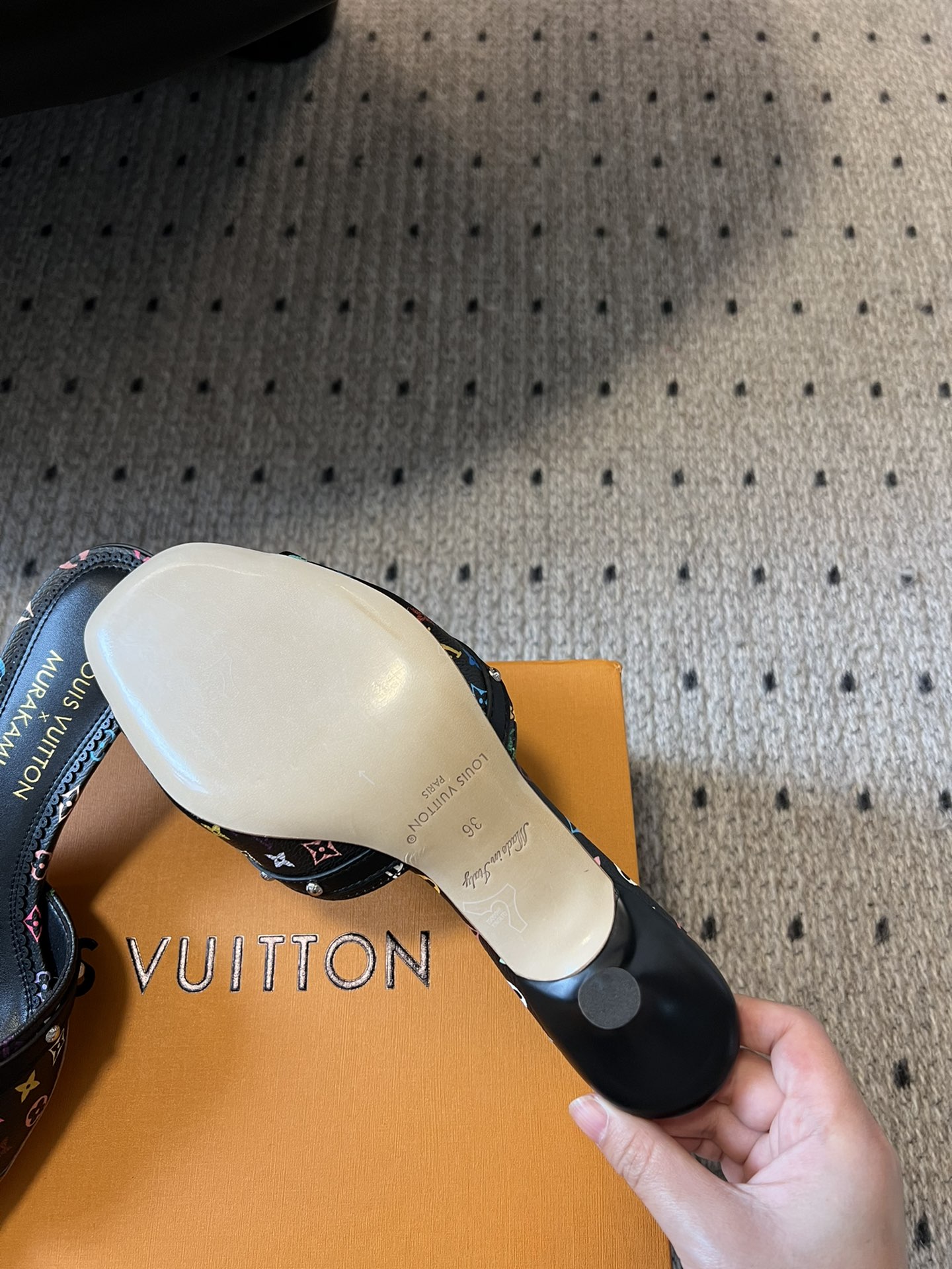 LV Spring and Summer New Flat Sandals