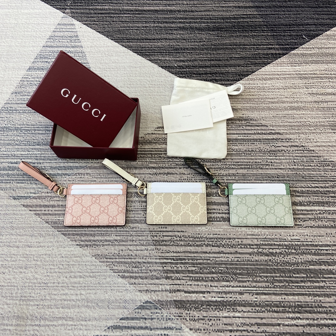 GG Emblem card case with strap-819121